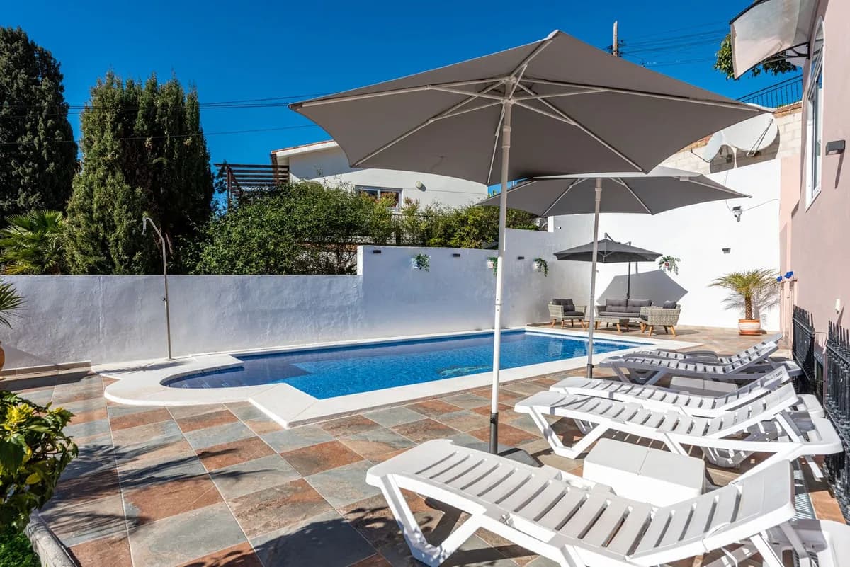 4 Bedroom Detached Villa for Sale in Torreblanca, Málaga - Image 4