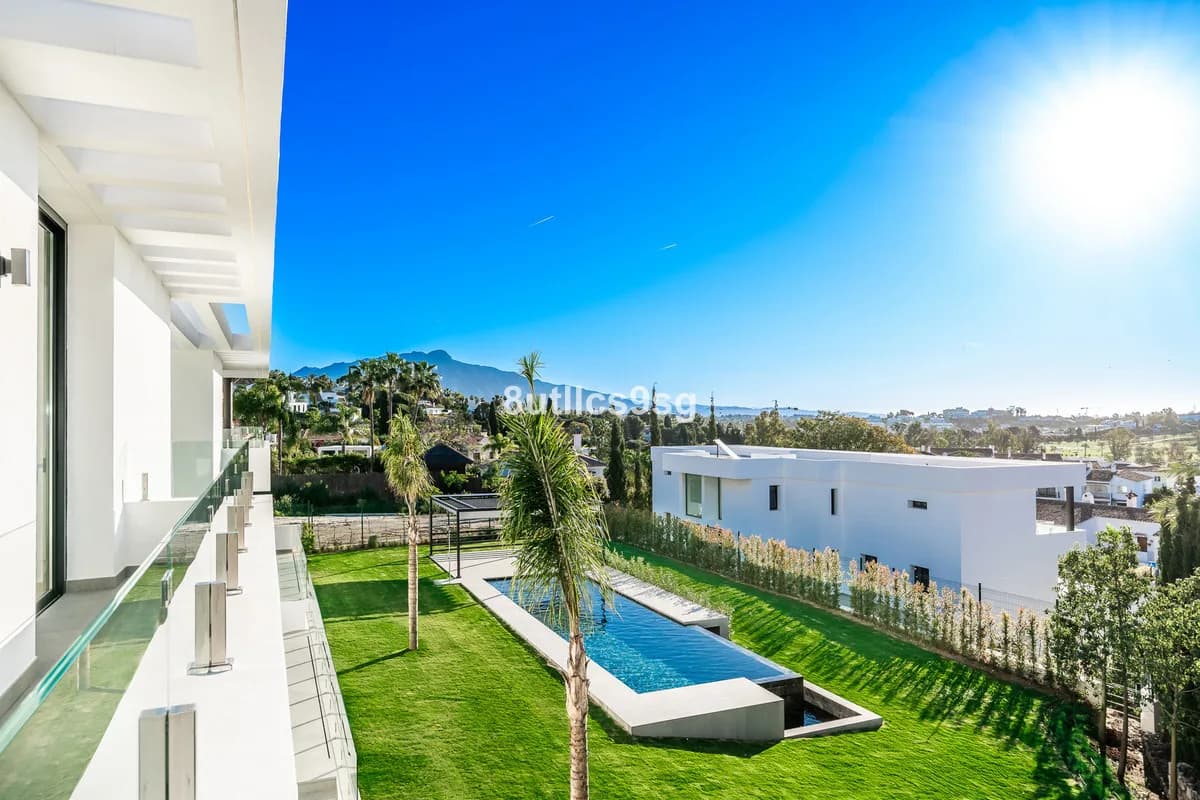 6 Bedroom Detached Villa for Sale in Benahavís, Málaga - Image 2