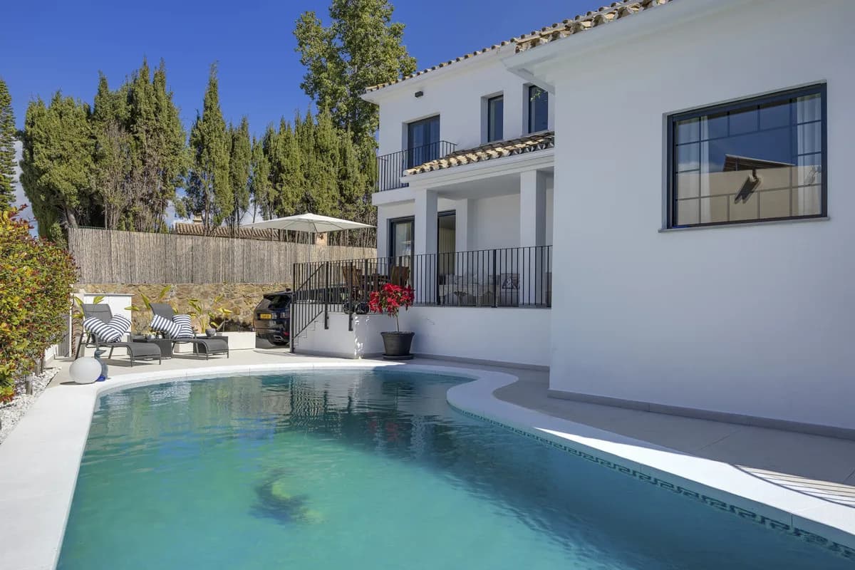 5 Bedroom Detached Villa for Sale in Guadalmina Alta, Málaga
