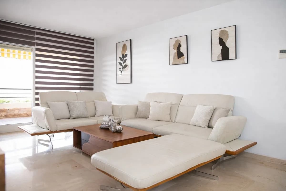 2 Bedroom Middle Floor Apartment for Sale in Guadalmina Alta, Málaga - Image 5