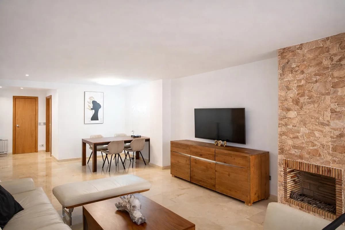 2 Bedroom Middle Floor Apartment for Sale in Guadalmina Alta, Málaga - Image 8