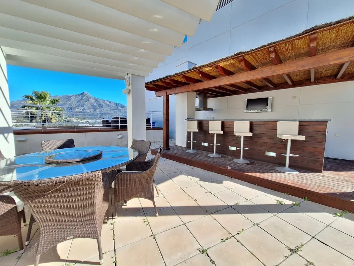 3 Bedroom Penthouse Duplex for Sale in Nueva Andalucía, Málaga - Image 4