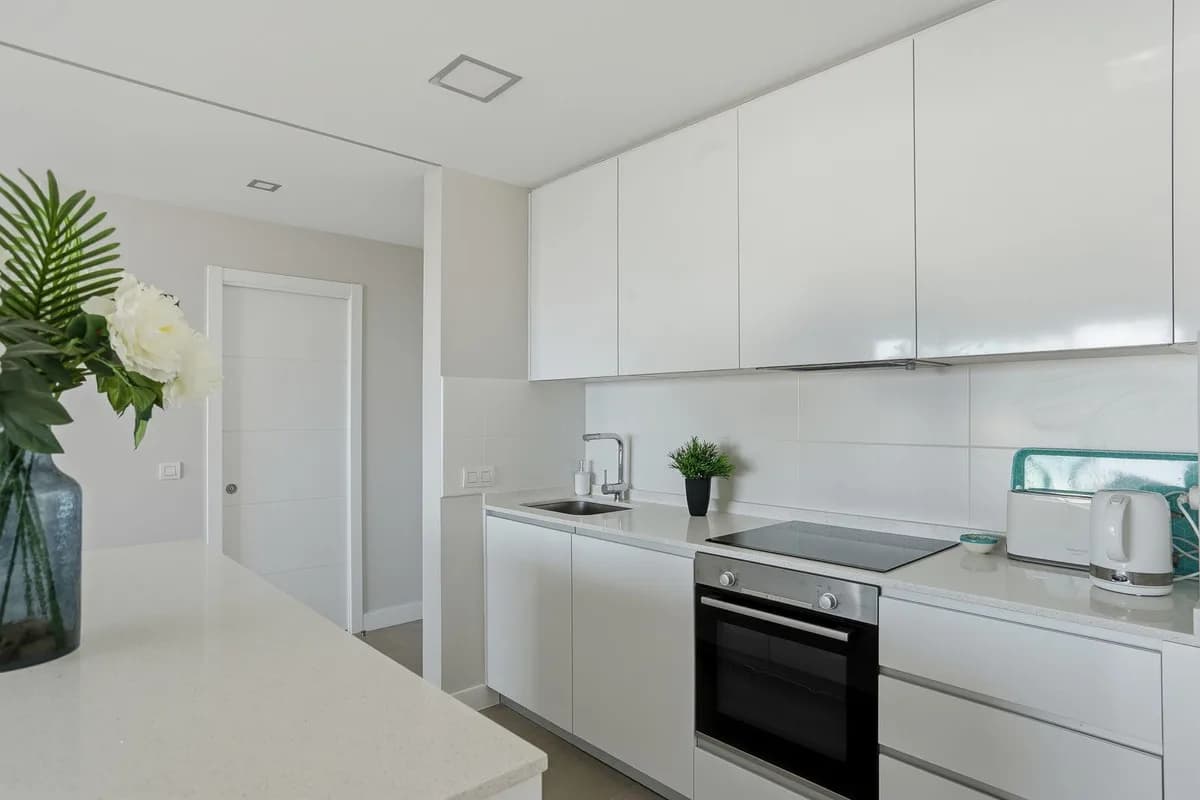 3 Bedroom Penthouse for Sale in Benalmadena, Málaga - Image 5