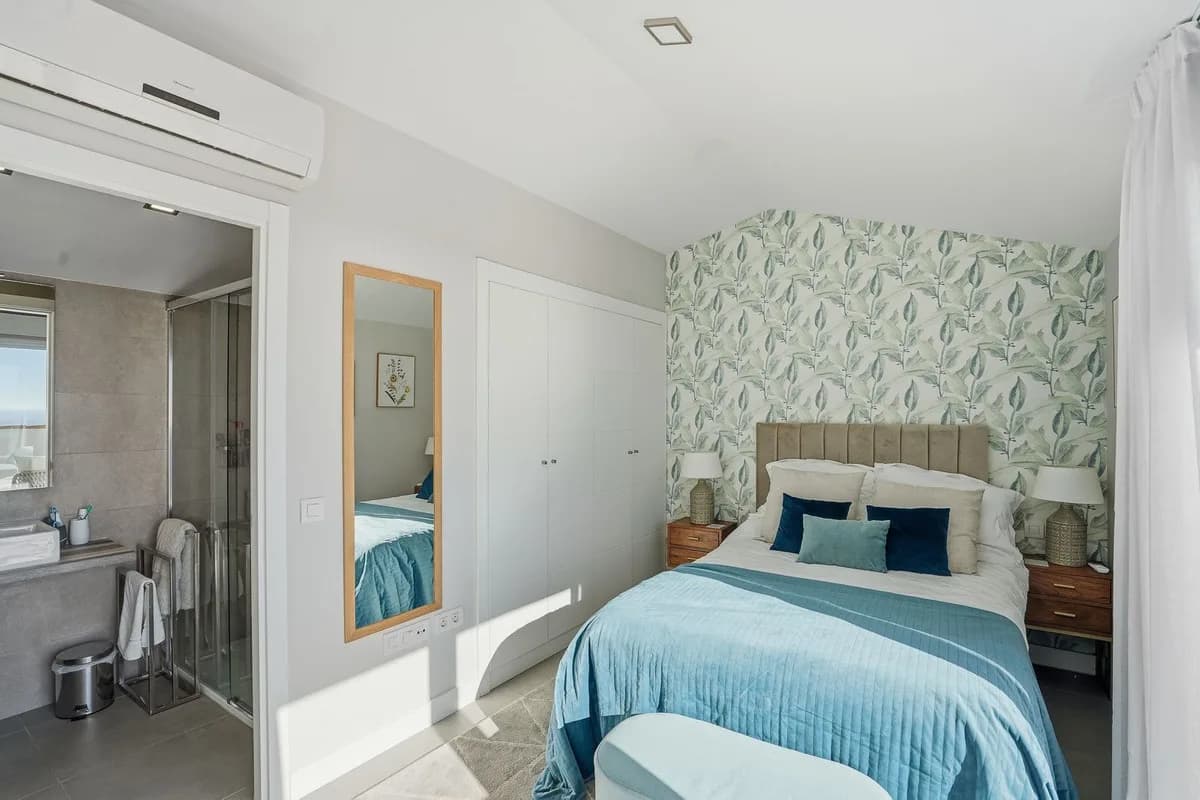 3 Bedroom Penthouse for Sale in Benalmadena, Málaga - Image 7
