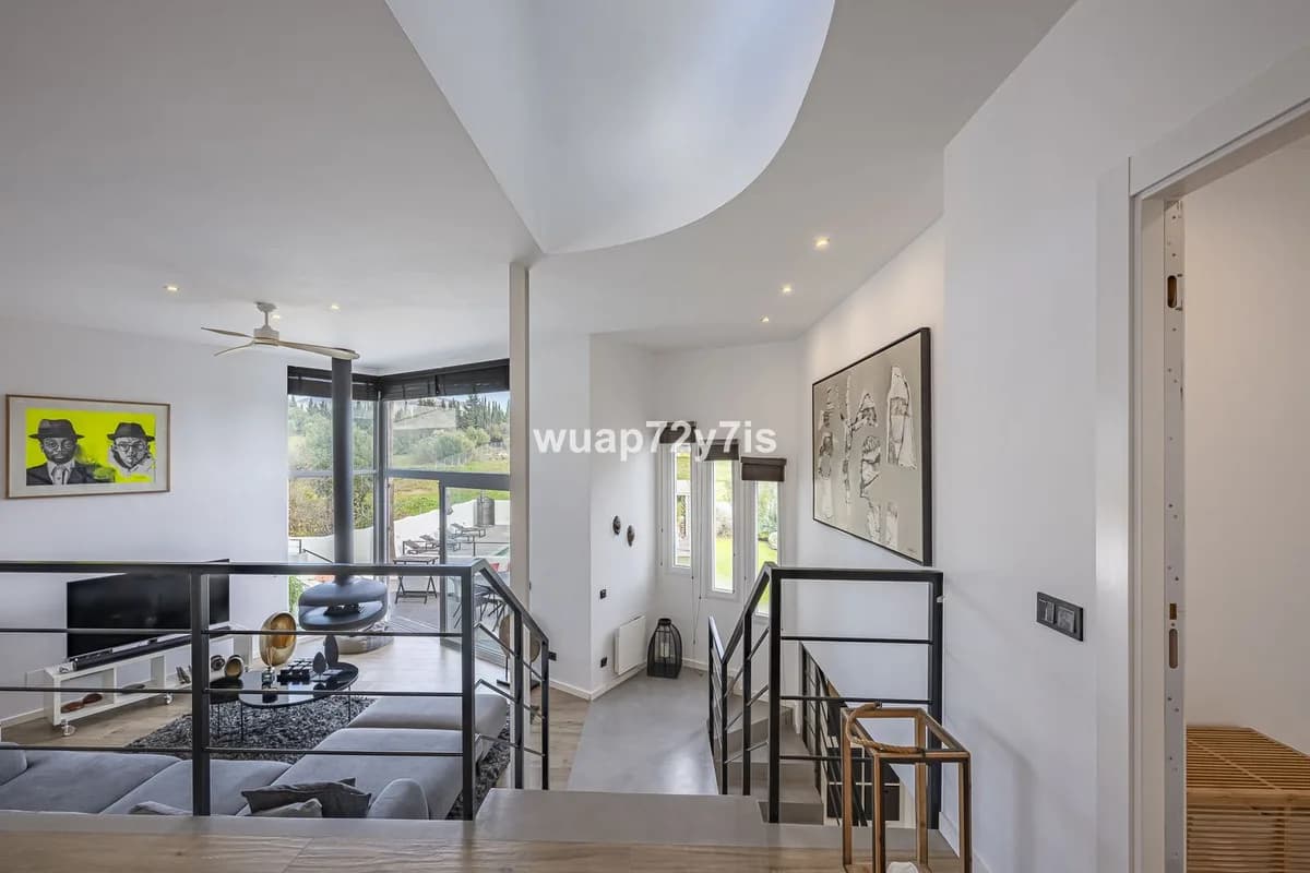 4 Bedroom Detached Villa for Sale in Guadalmina Alta, Málaga - Image 4