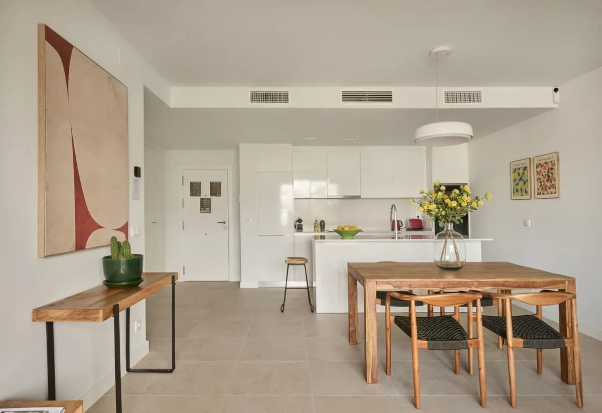 2 Bedroom Middle Floor Apartment for Sale in Estepona, Málaga - Image 5
