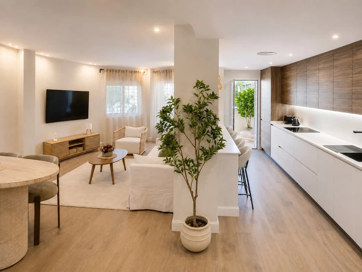 3 Bedroom Ground Floor Apartment for Sale in Estepona, Málaga