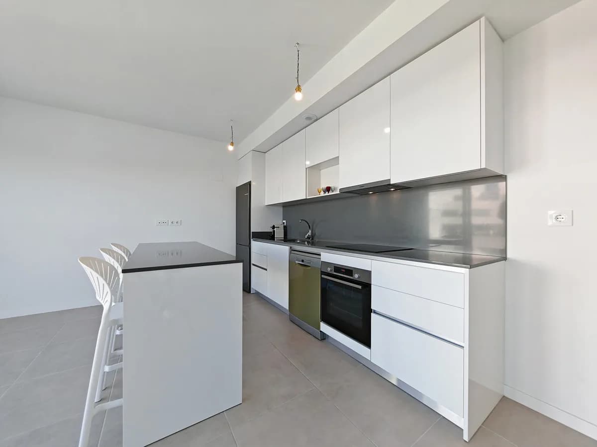 2 Bedroom Middle Floor Apartment for Sale in Cancelada, Málaga - Image 5