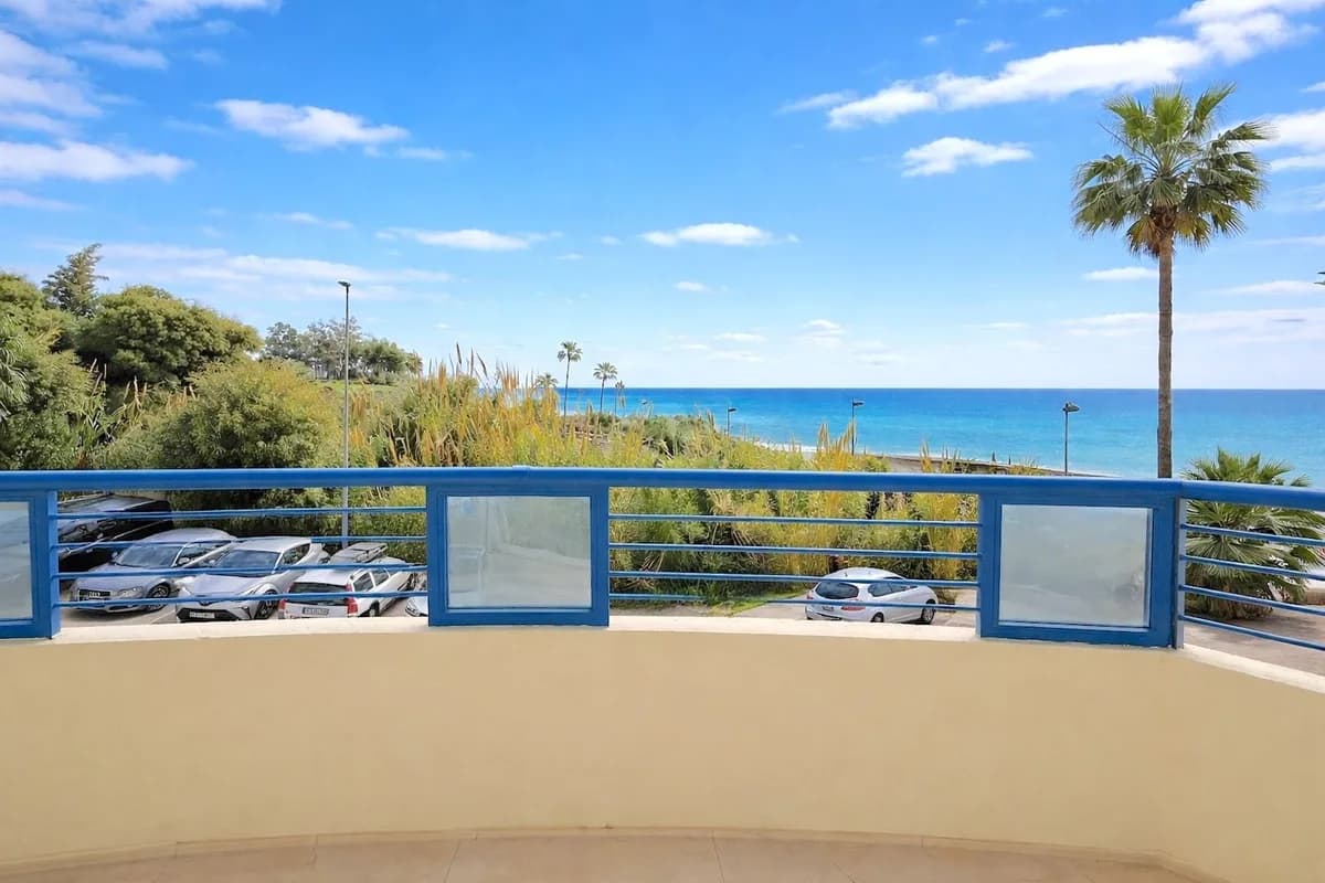 1 Bedroom Middle Floor Apartment for Sale in Marbella, Málaga