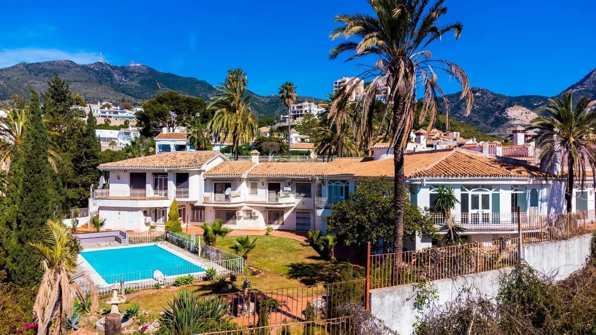 9 Bedroom Detached Villa for Sale in Torremuelle, Málaga