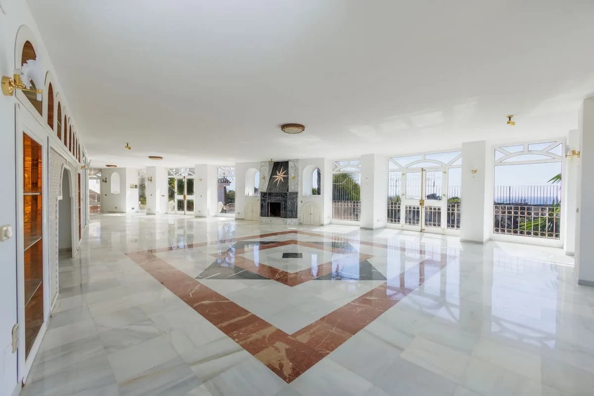9 Bedroom Detached Villa for Sale in Torremuelle, Málaga - Image 5