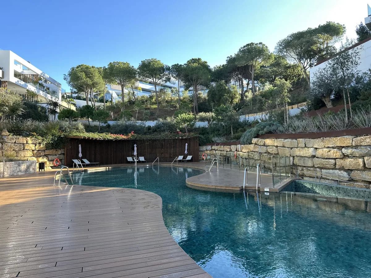 2 Bedroom Ground Floor Apartment for Sale in Cabopino, Málaga - Image 2