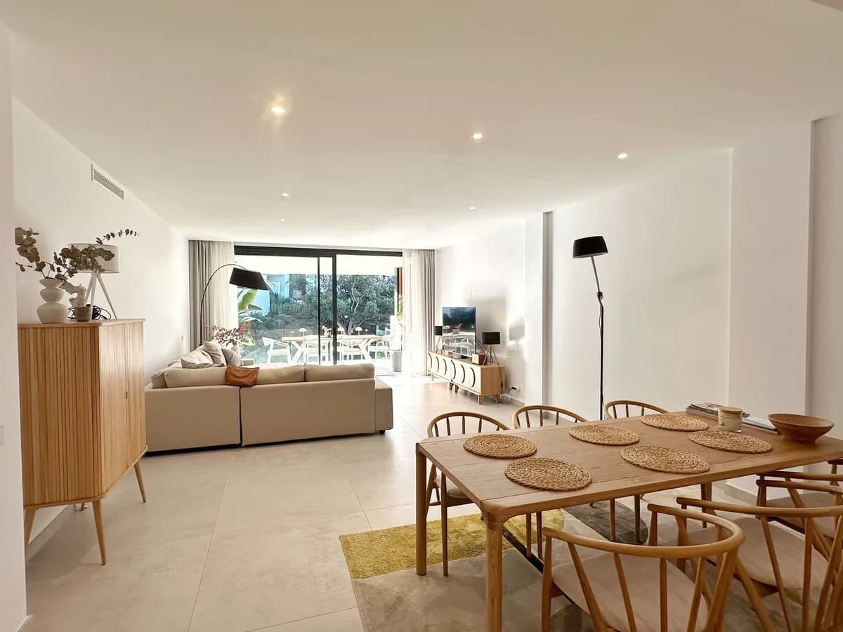 2 Bedroom Ground Floor Apartment for Sale in Cabopino, Málaga - Image 4