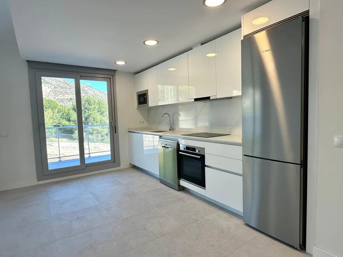 3 Bedroom Top Floor Apartment for Sale in Benalmadena, Málaga - Image 5