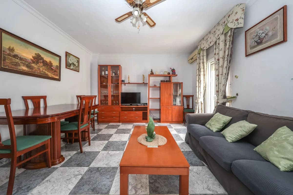 4 Bedroom Townhouse for Sale in Tolox, Málaga - Image 5