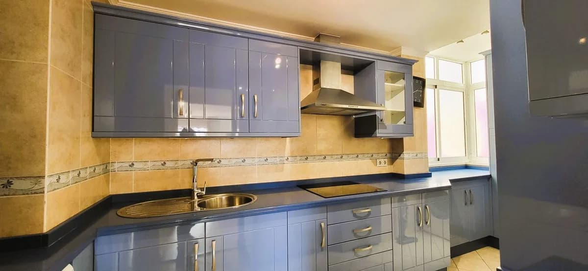 3 Bedroom Middle Floor Apartment for Sale in Las Lagunas, Málaga - Image 6