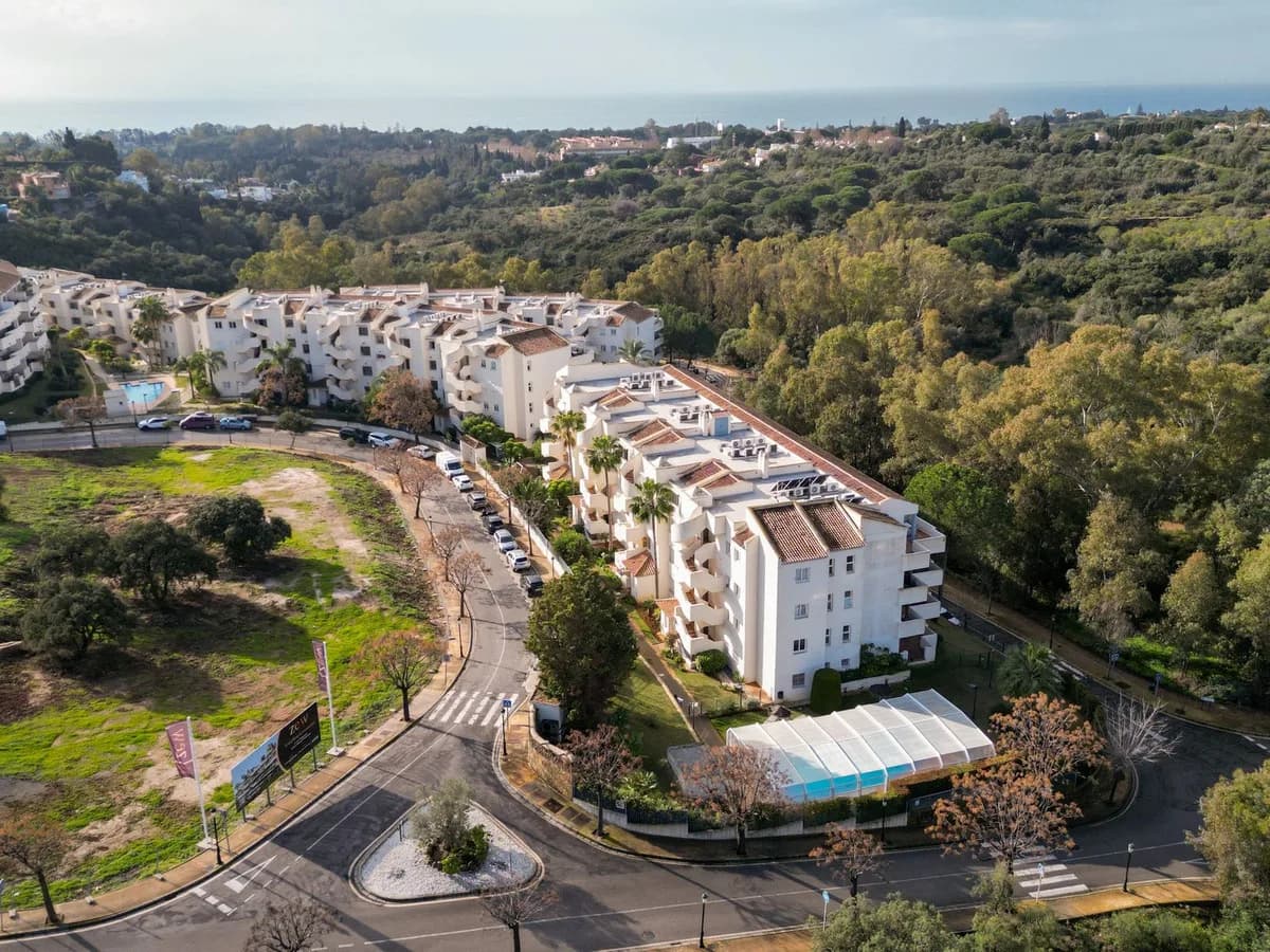 2 Bedroom Ground Floor Apartment for Sale in Elviria, Málaga - Image 5