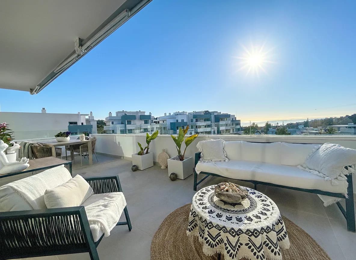 2 Bedroom Penthouse Duplex for Sale in Estepona, Málaga - Image 5