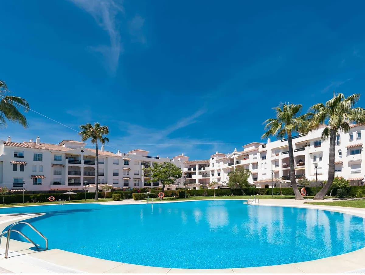 2 Bedroom Middle Floor Apartment for Sale in San Pedro de Alcántara, Málaga