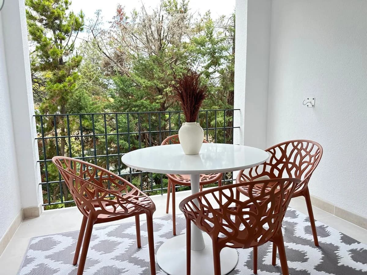 2 Bedroom Middle Floor Apartment for Sale in San Pedro de Alcántara, Málaga - Image 6