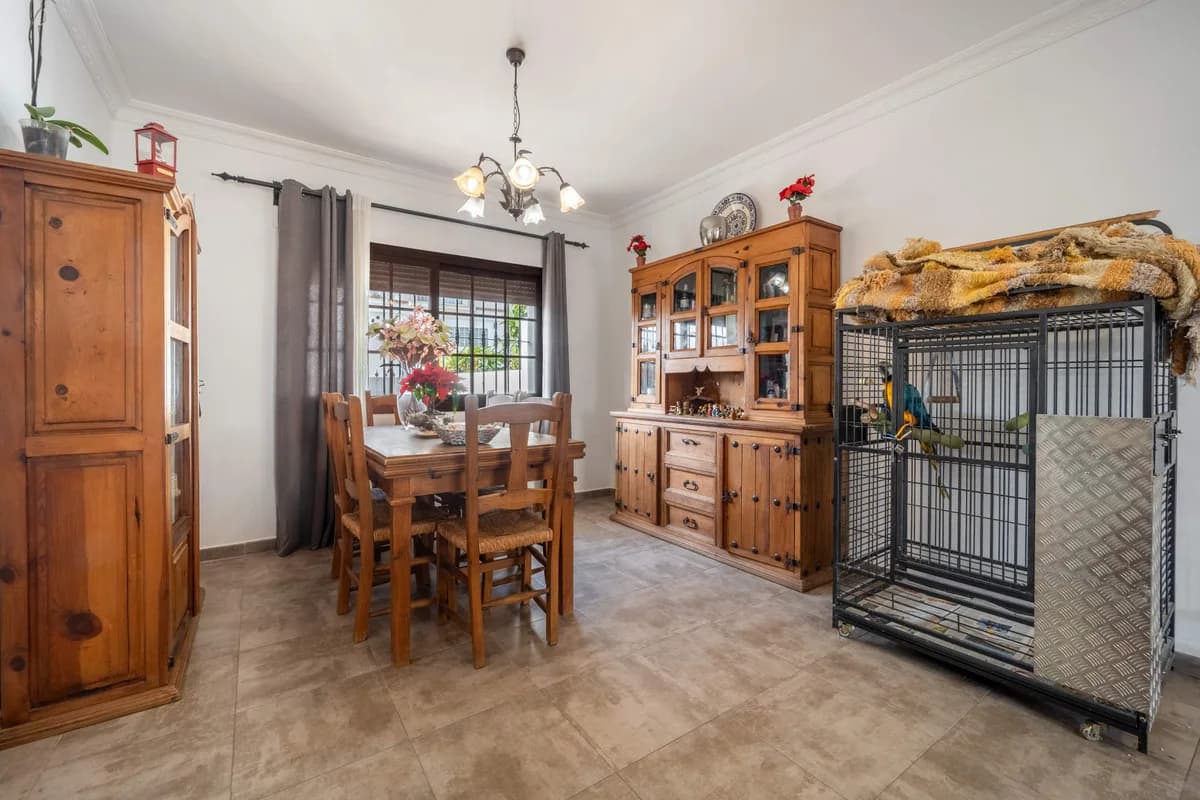 3 Bedroom Semi-Detached House for Sale in Estepona, Málaga - Image 6