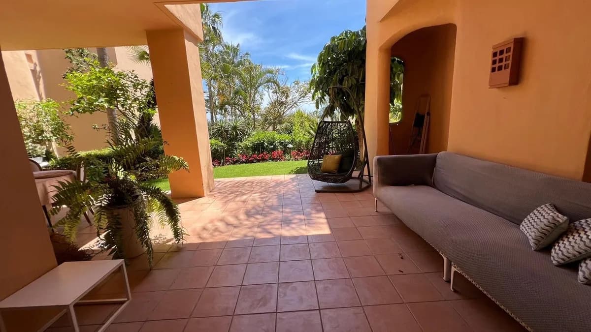 3 Bedroom Ground Floor Apartment for Sale in The Golden Mile, Málaga - Image 4