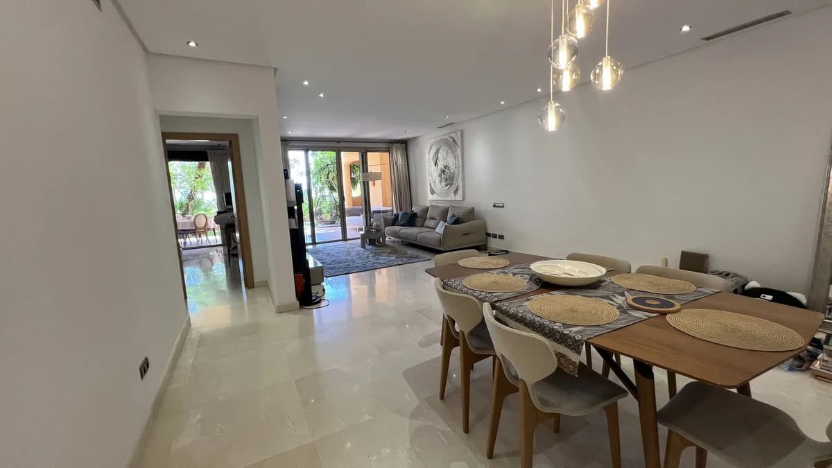 3 Bedroom Ground Floor Apartment for Sale in The Golden Mile, Málaga - Image 7