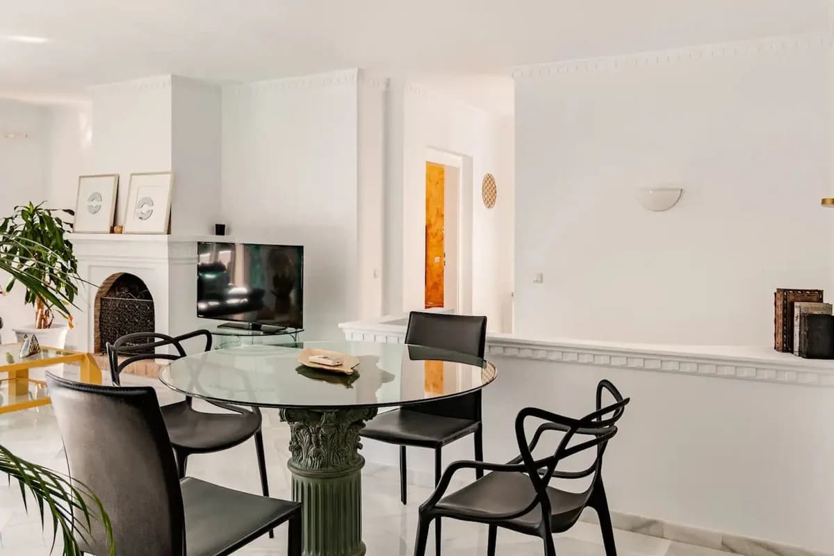 4 Bedroom Detached Villa for Sale in Nagüeles, Málaga - Image 7