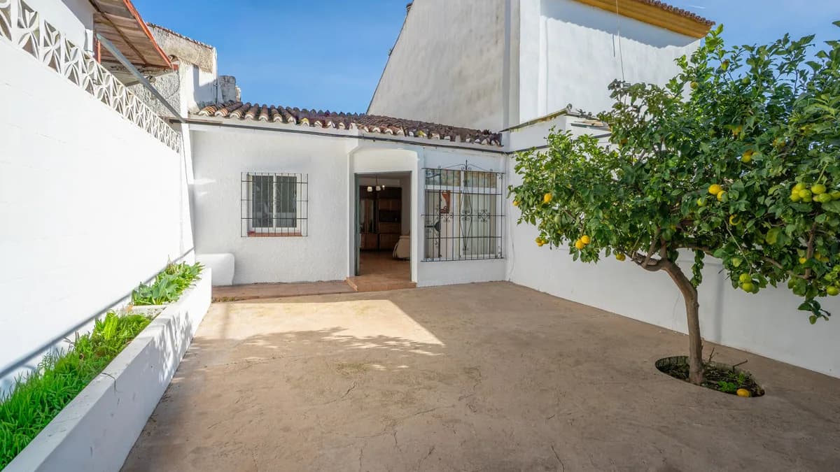 2 Bedroom Finca - Cortijo for Sale in Marbella, Málaga