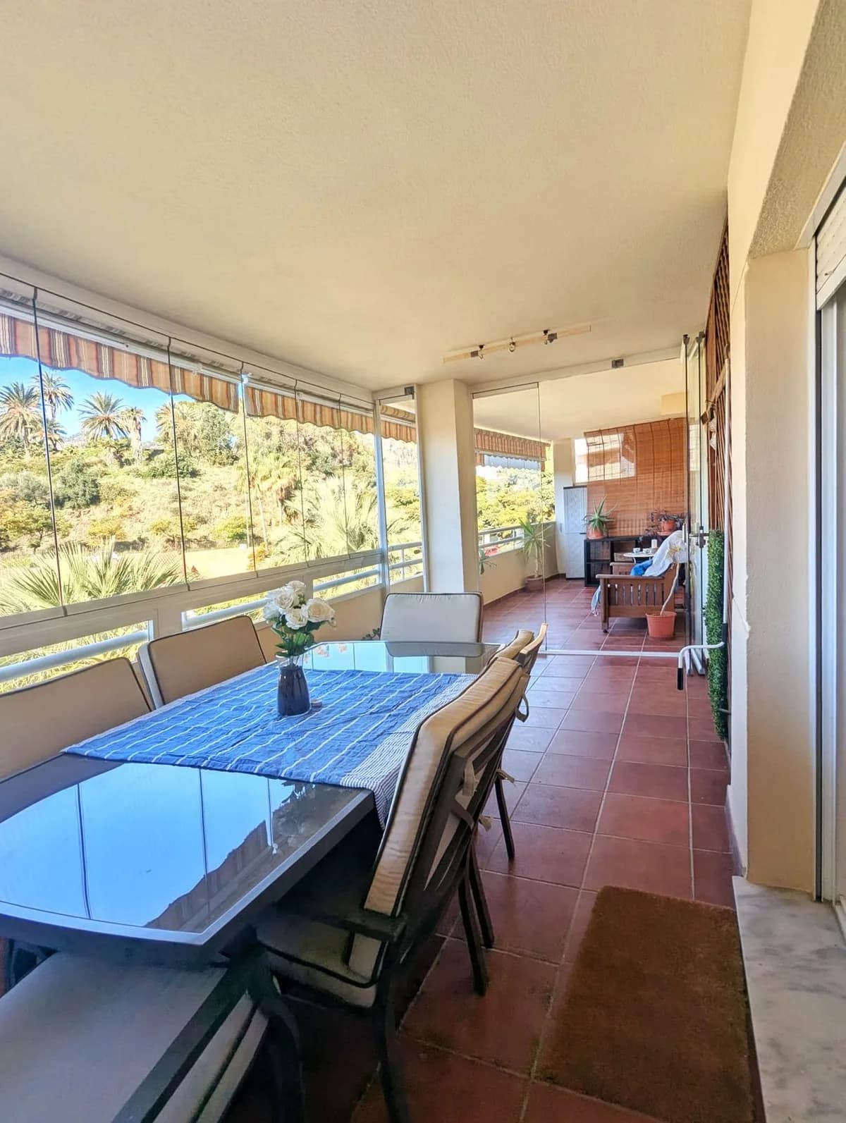 2 Bedroom Middle Floor Apartment for Sale in Torrequebrada, Málaga - Image 4