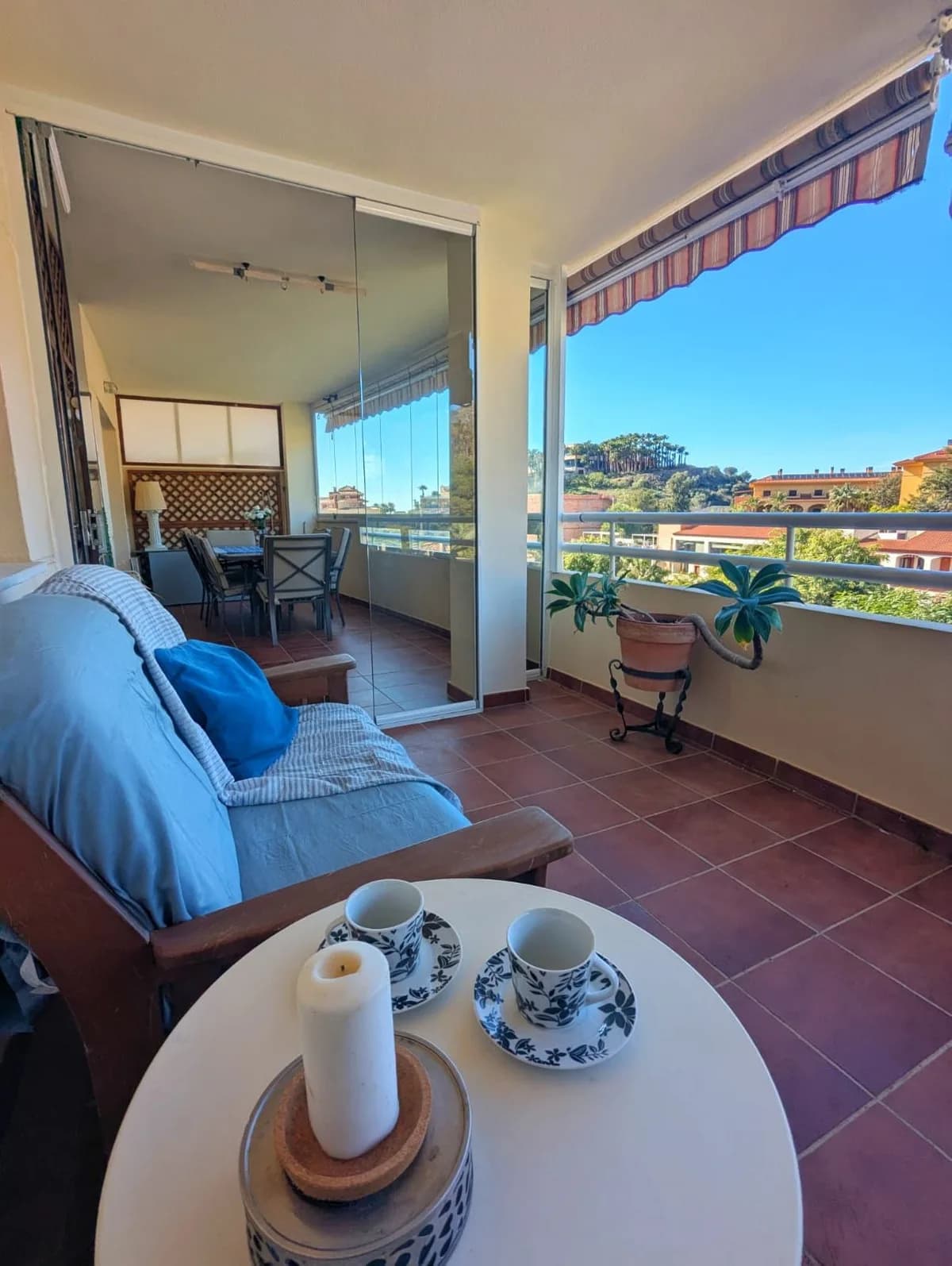 2 Bedroom Middle Floor Apartment for Sale in Torrequebrada, Málaga - Image 9
