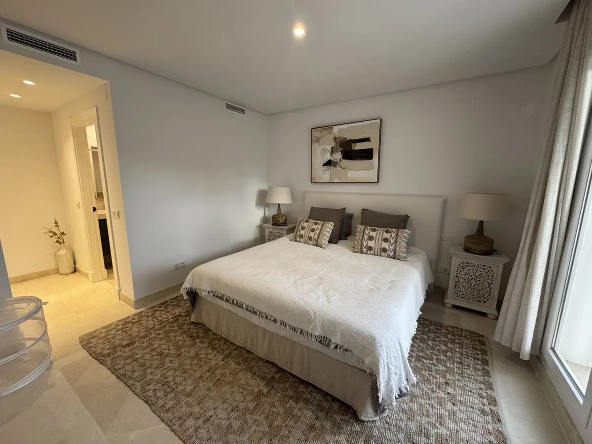 2 Bedroom Ground Floor Apartment for Sale in Aloha, Málaga - Image 3