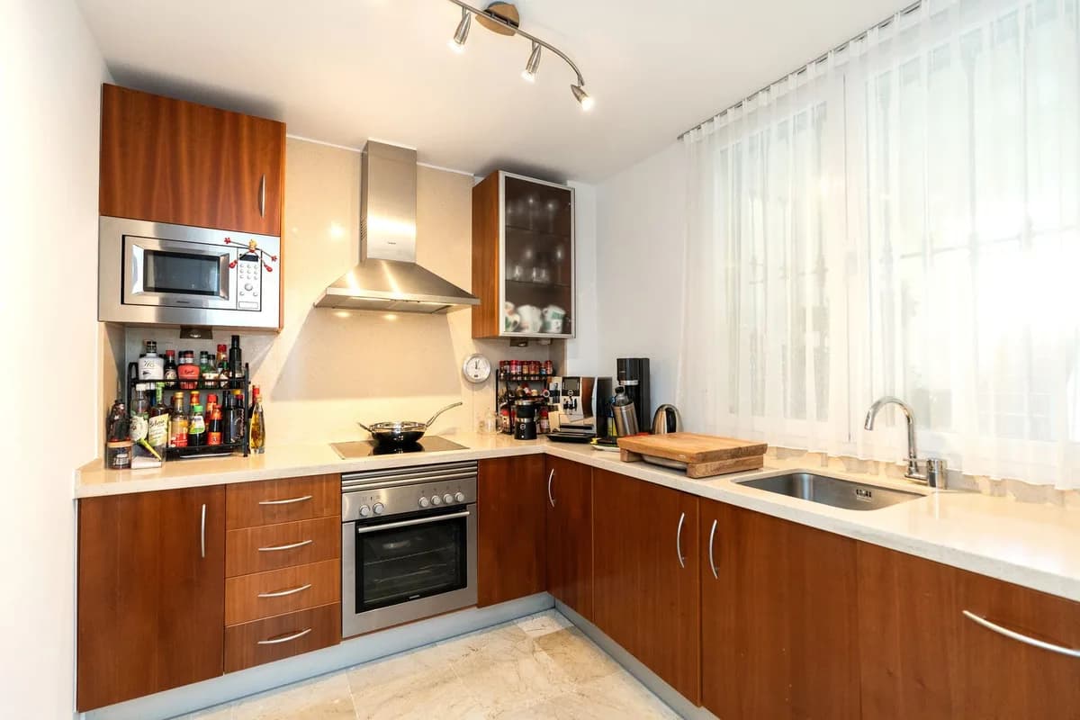 3 Bedroom Middle Floor Apartment for Sale in Los Arqueros, Málaga - Image 8
