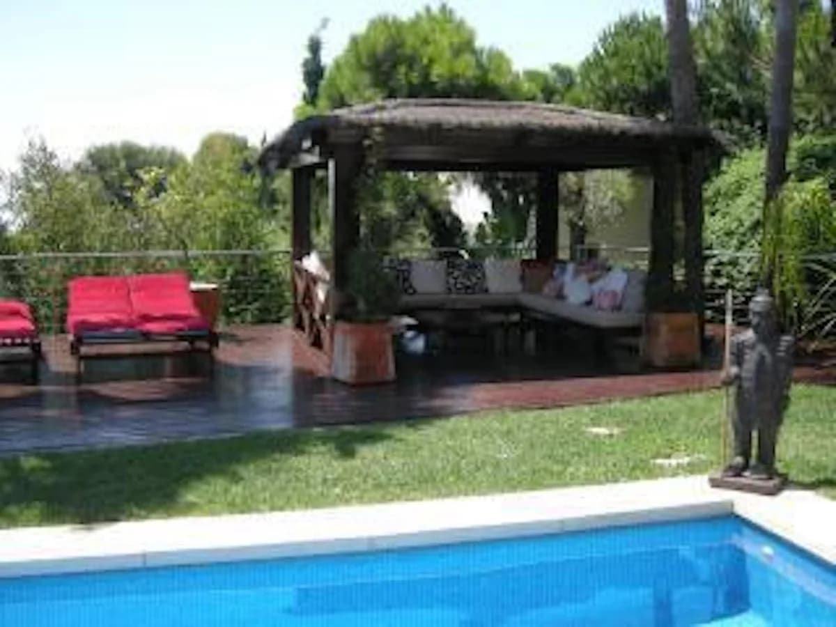 5 Bedroom Detached Villa for Sale in Calahonda, Málaga - Image 3