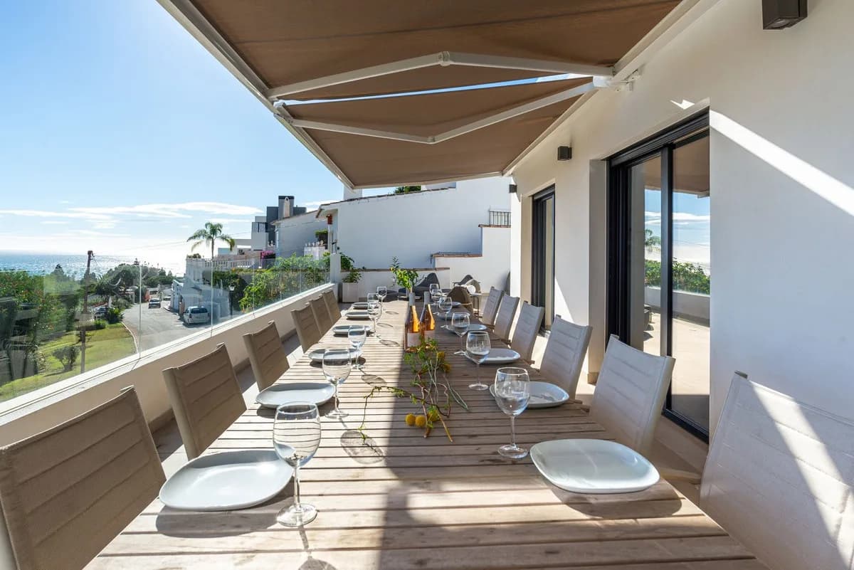 6 Bedroom Detached Villa for Sale in La Cala de Mijas, Málaga - Image 4