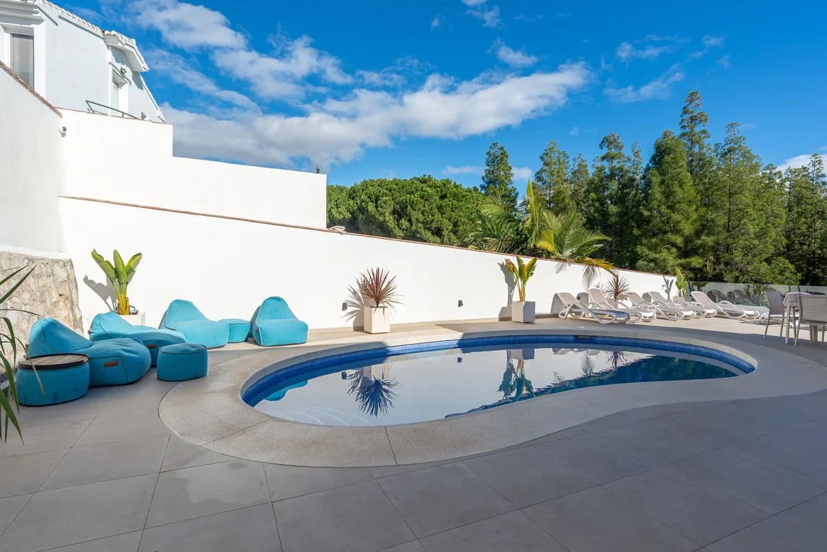 6 Bedroom Detached Villa for Sale in La Cala de Mijas, Málaga - Image 9