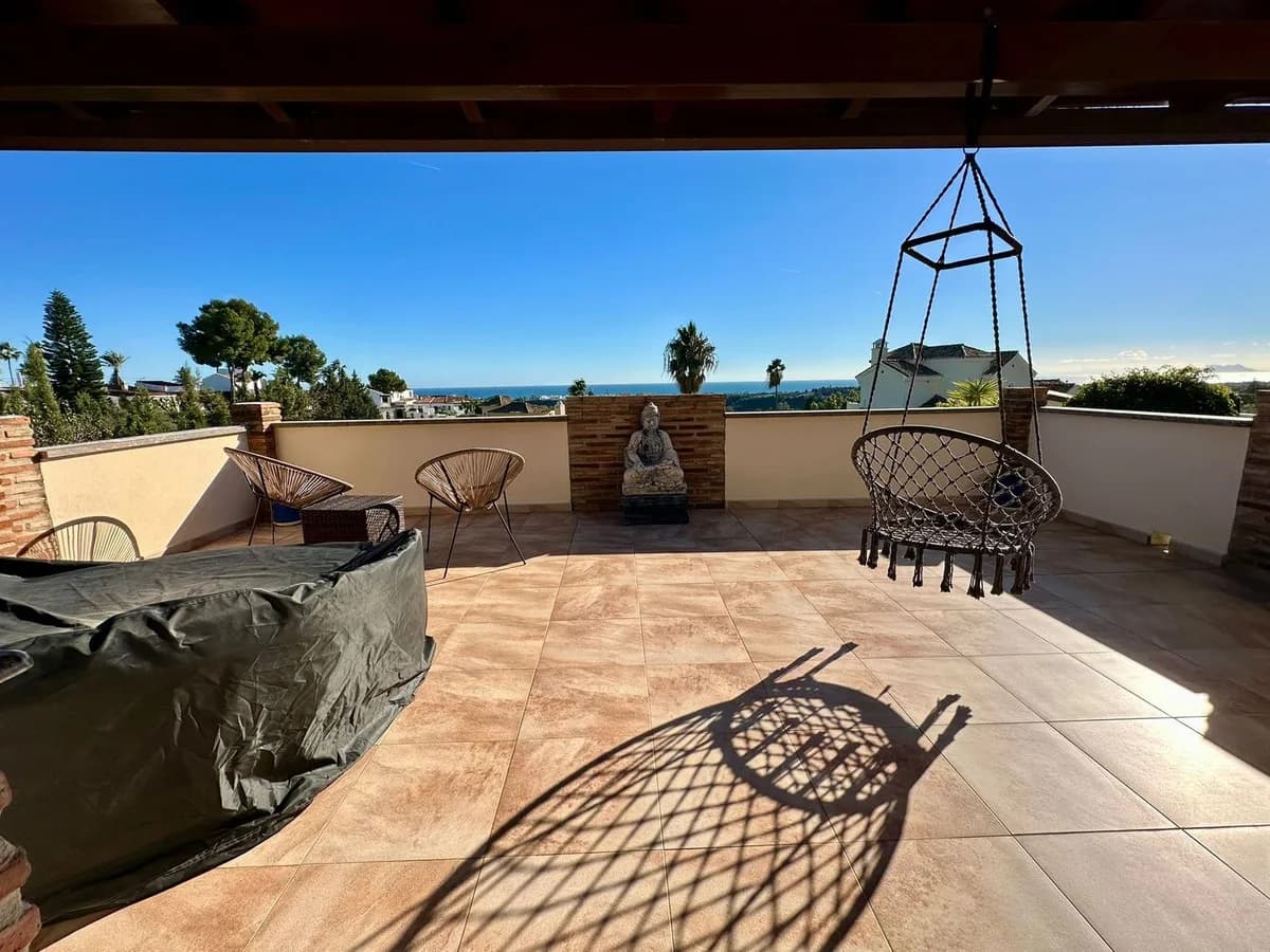 6 Bedroom Detached Villa for Sale in Estepona, Málaga - Image 7