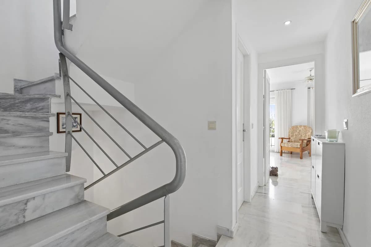 3 Bedroom Townhouse for Sale in Estepona, Málaga - Image 7