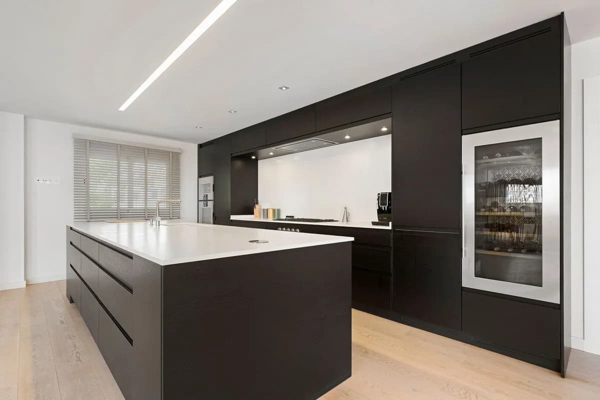 4 Bedroom Duplex for Sale in Nueva Andalucía, Málaga - Image 5
