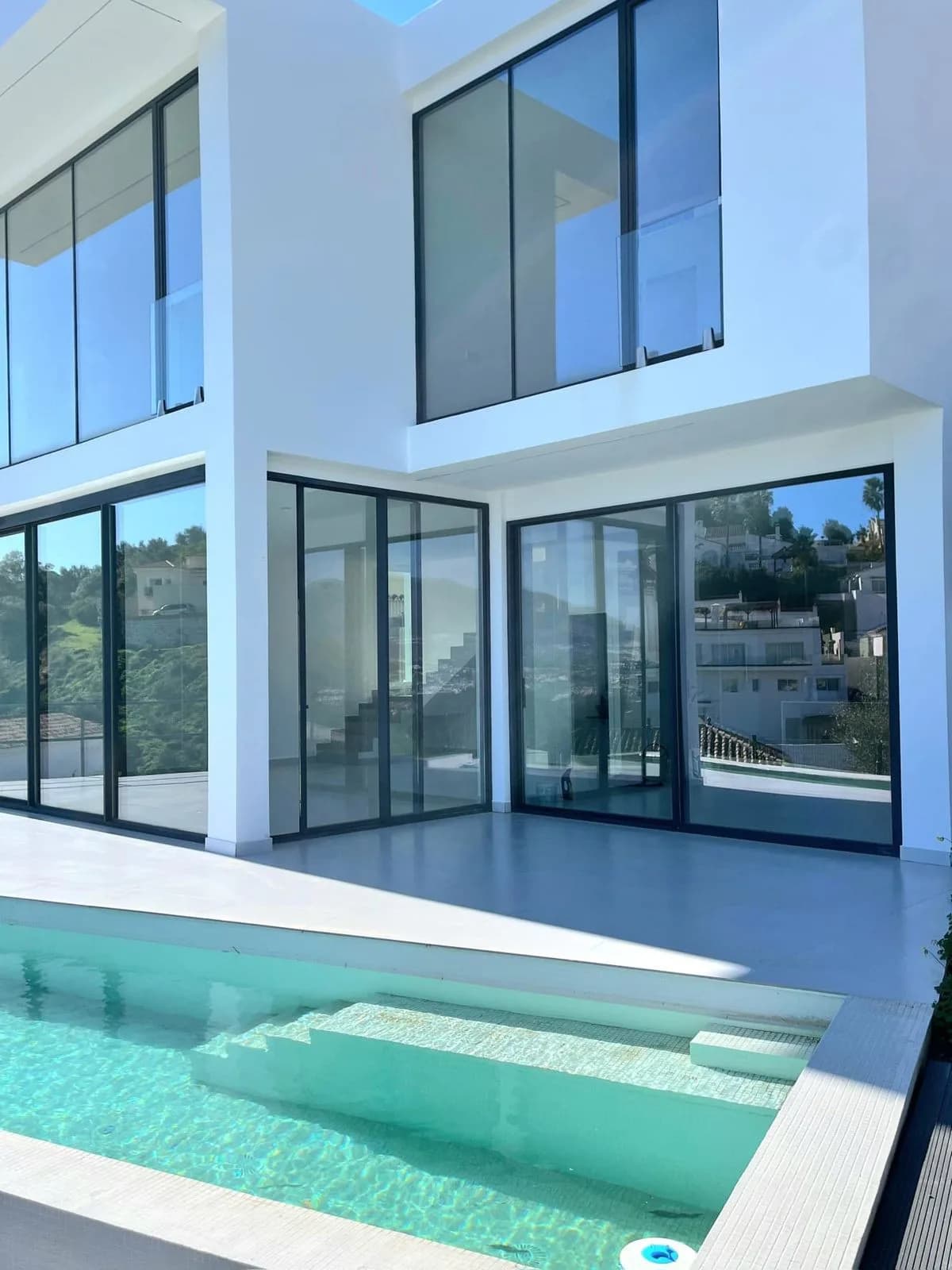 3 Bedroom Detached Villa for Sale in Cerros del Aguila, Málaga - Image 3