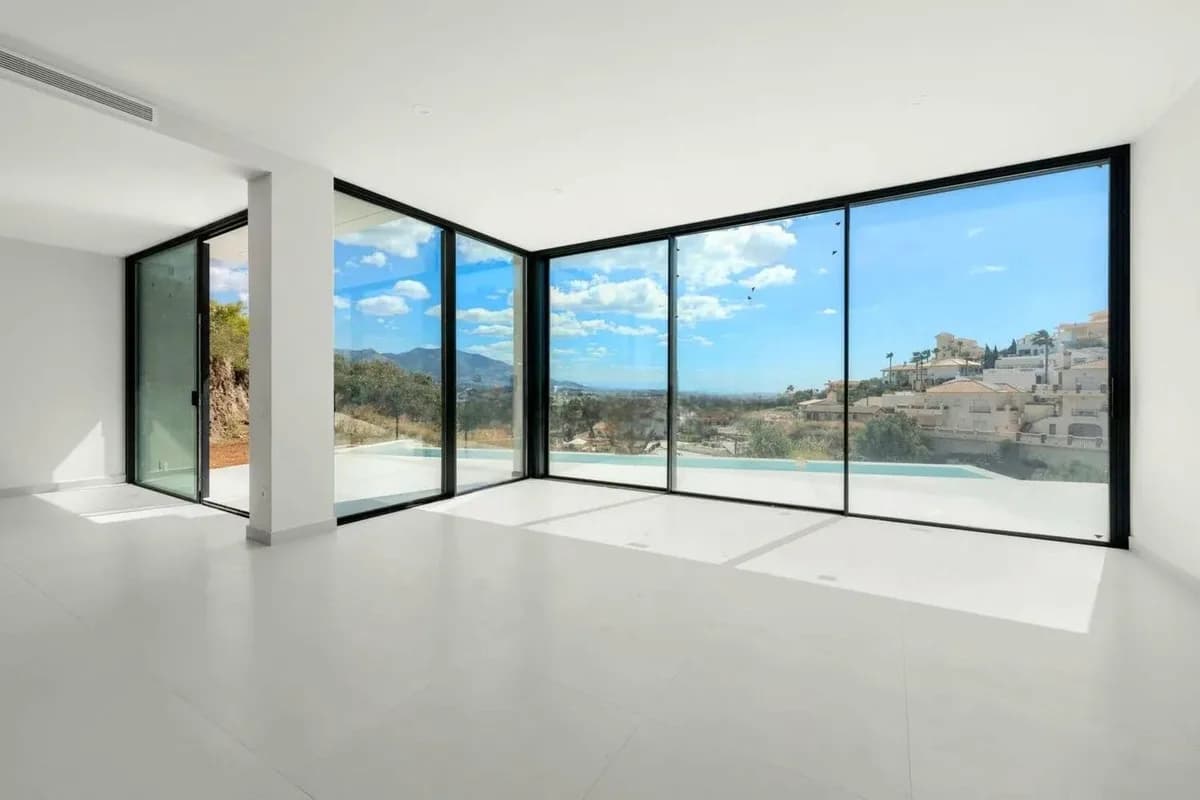 3 Bedroom Detached Villa for Sale in Cerros del Aguila, Málaga - Image 6