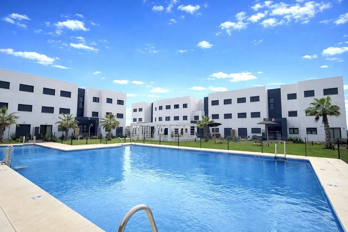 2 Bedroom Ground Floor Apartment for Sale in Estepona, Málaga