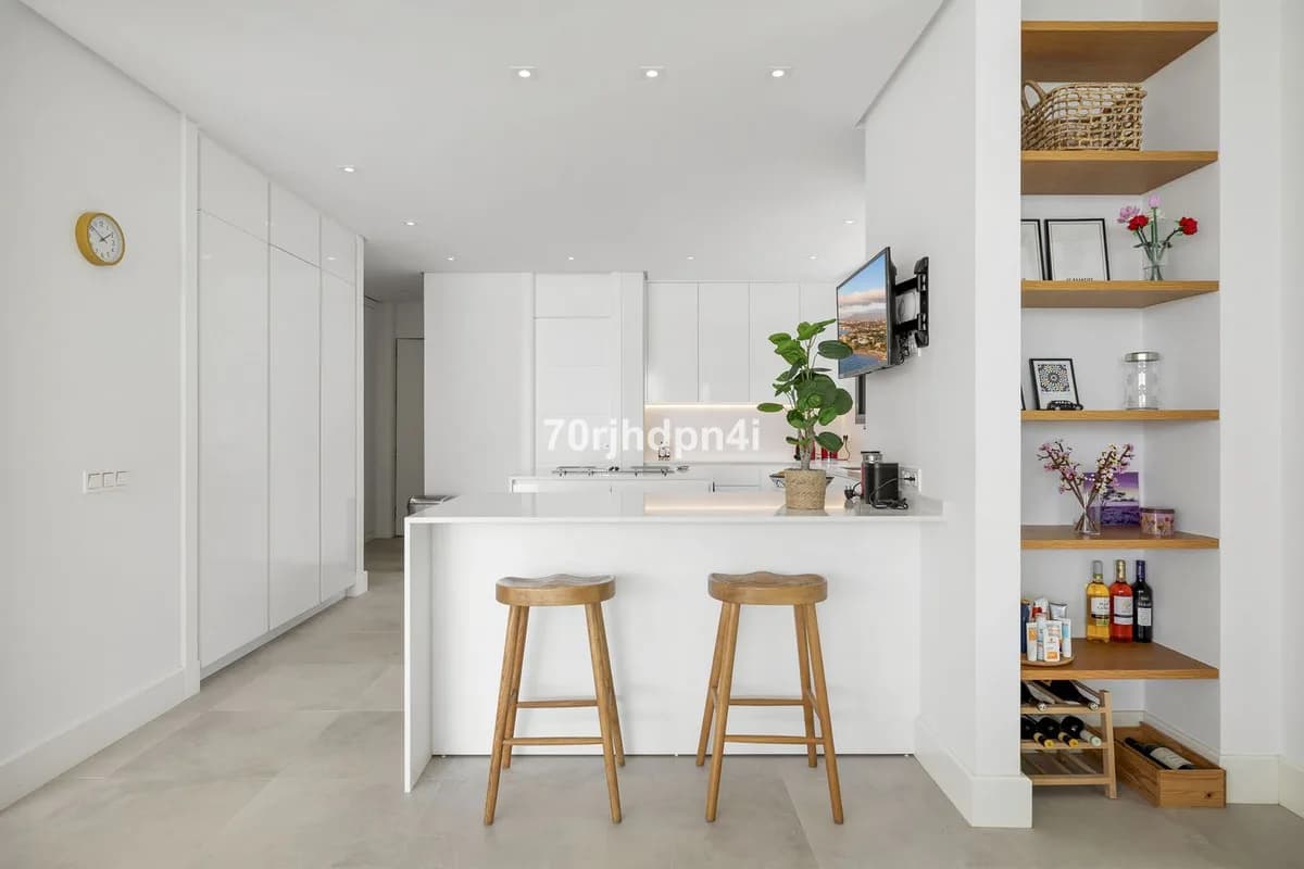 5 Bedroom Detached Villa for Sale in Cabopino, Málaga - Image 6