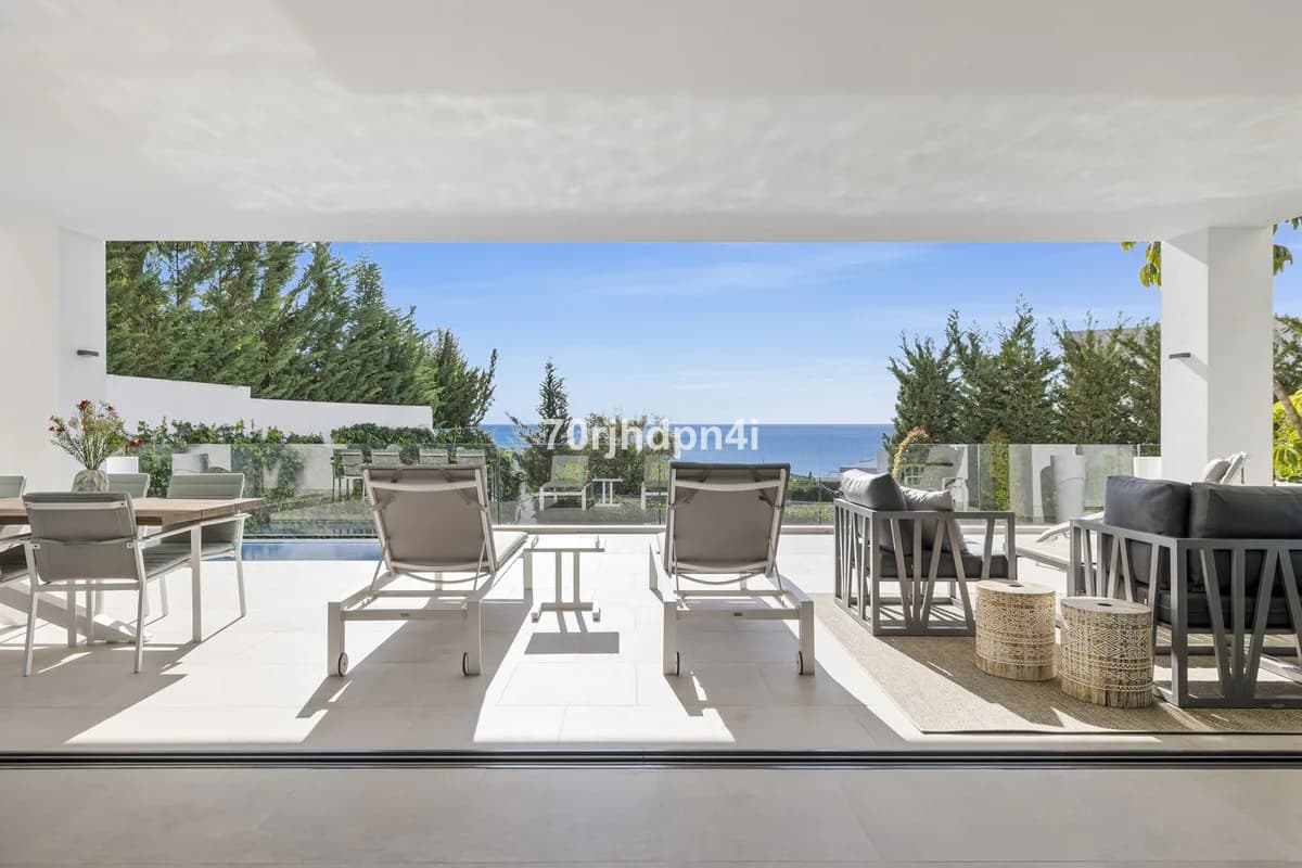 5 Bedroom Detached Villa for Sale in Cabopino, Málaga - Image 9