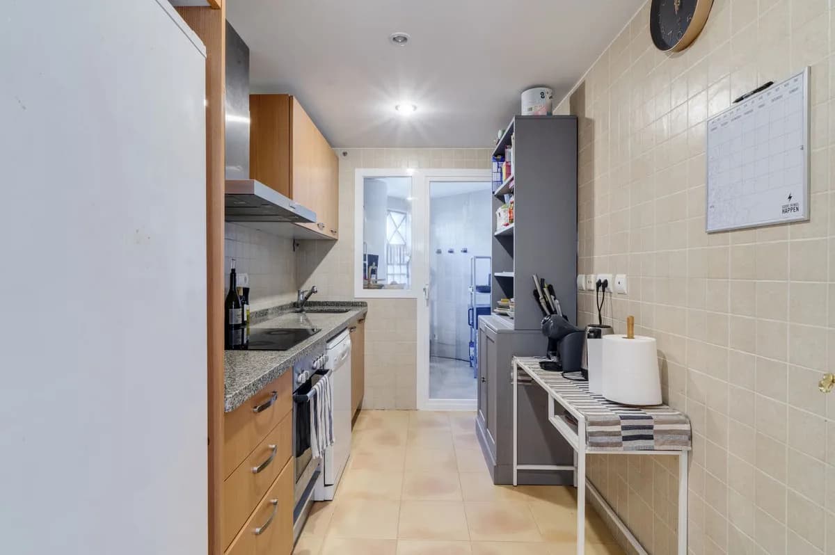 3 Bedroom Middle Floor Apartment for Sale in Los Arqueros, Málaga - Image 4