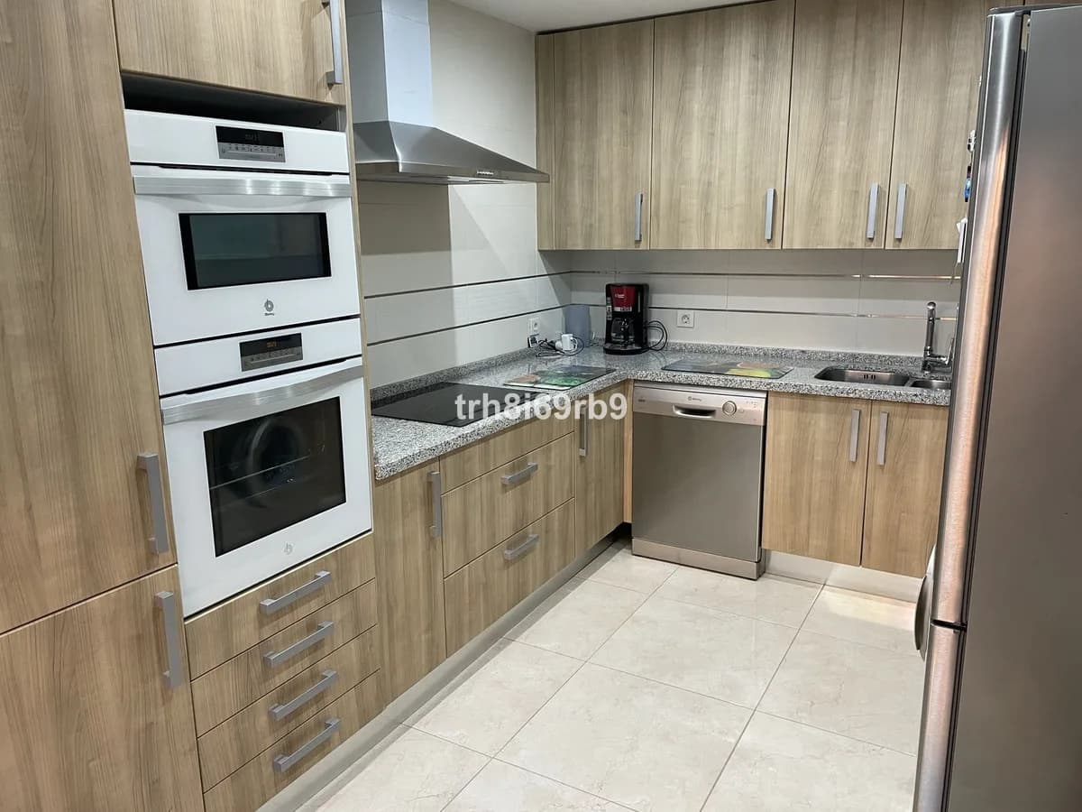 3 Bedroom Semi-Detached House for Sale in Estepona, Málaga - Image 3