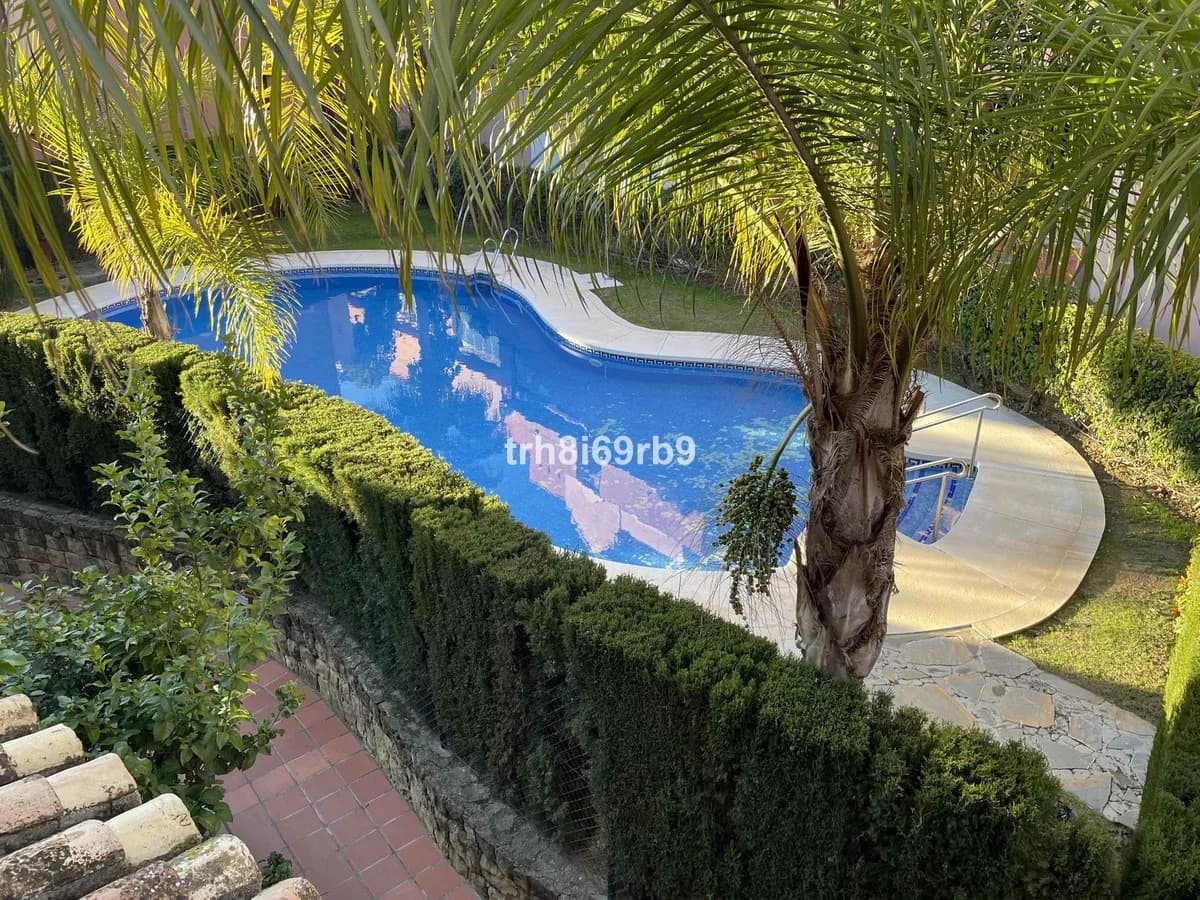 3 Bedroom Semi-Detached House for Sale in Estepona, Málaga - Image 4