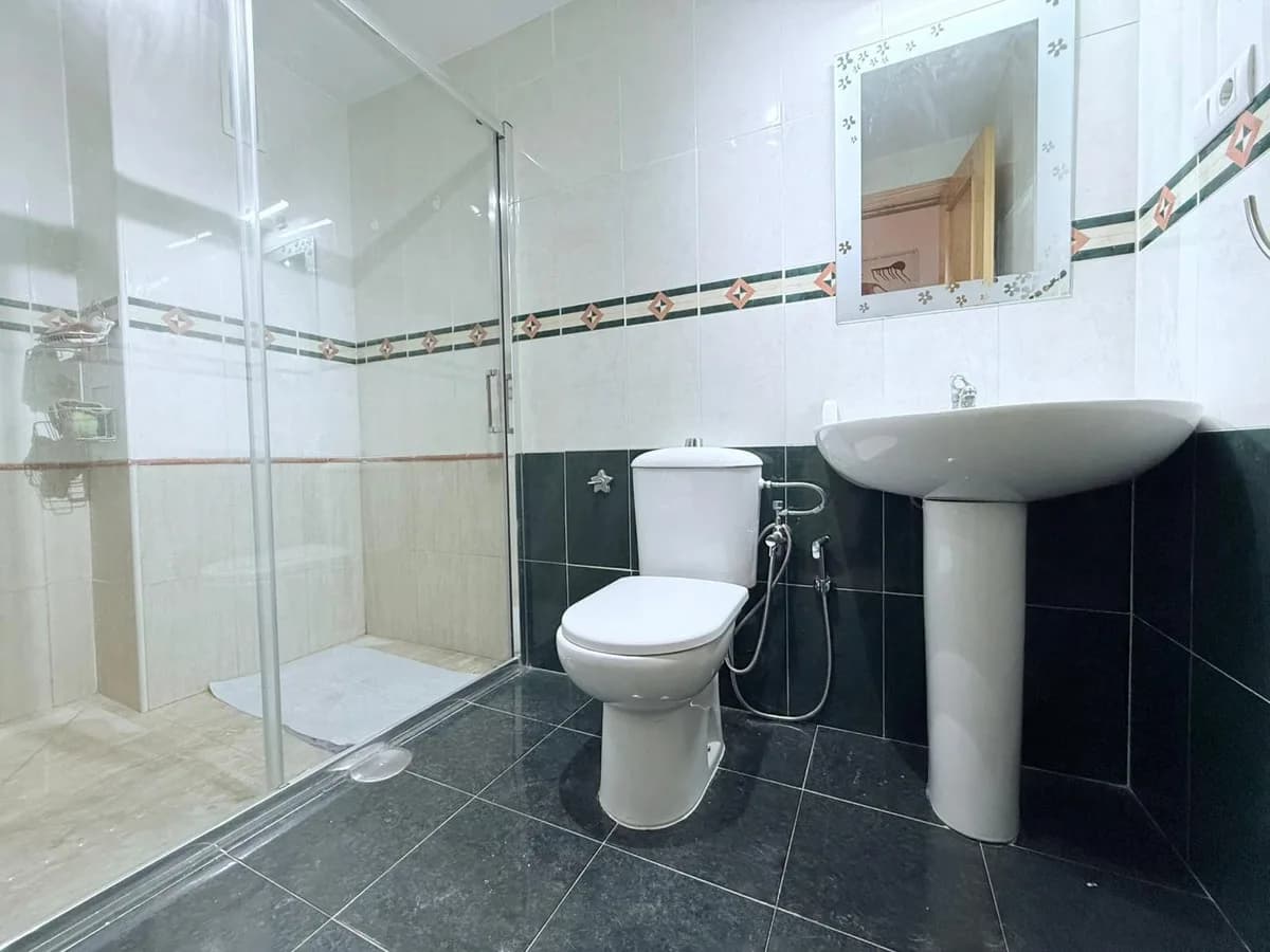 3 Bedroom Middle Floor Apartment for Sale in Alhaurín el Grande, Málaga - Image 5