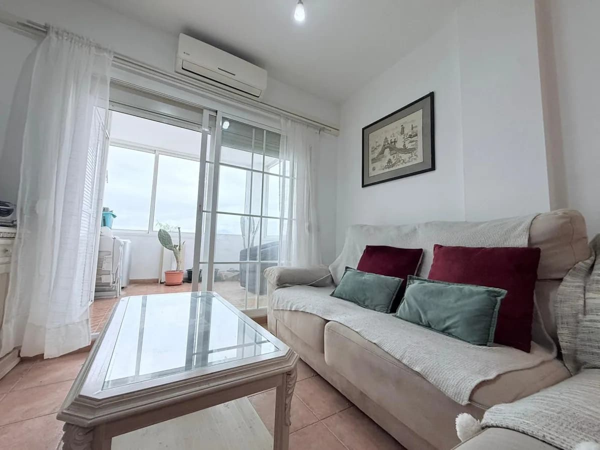 3 Bedroom Middle Floor Apartment for Sale in Alhaurín el Grande, Málaga - Image 8