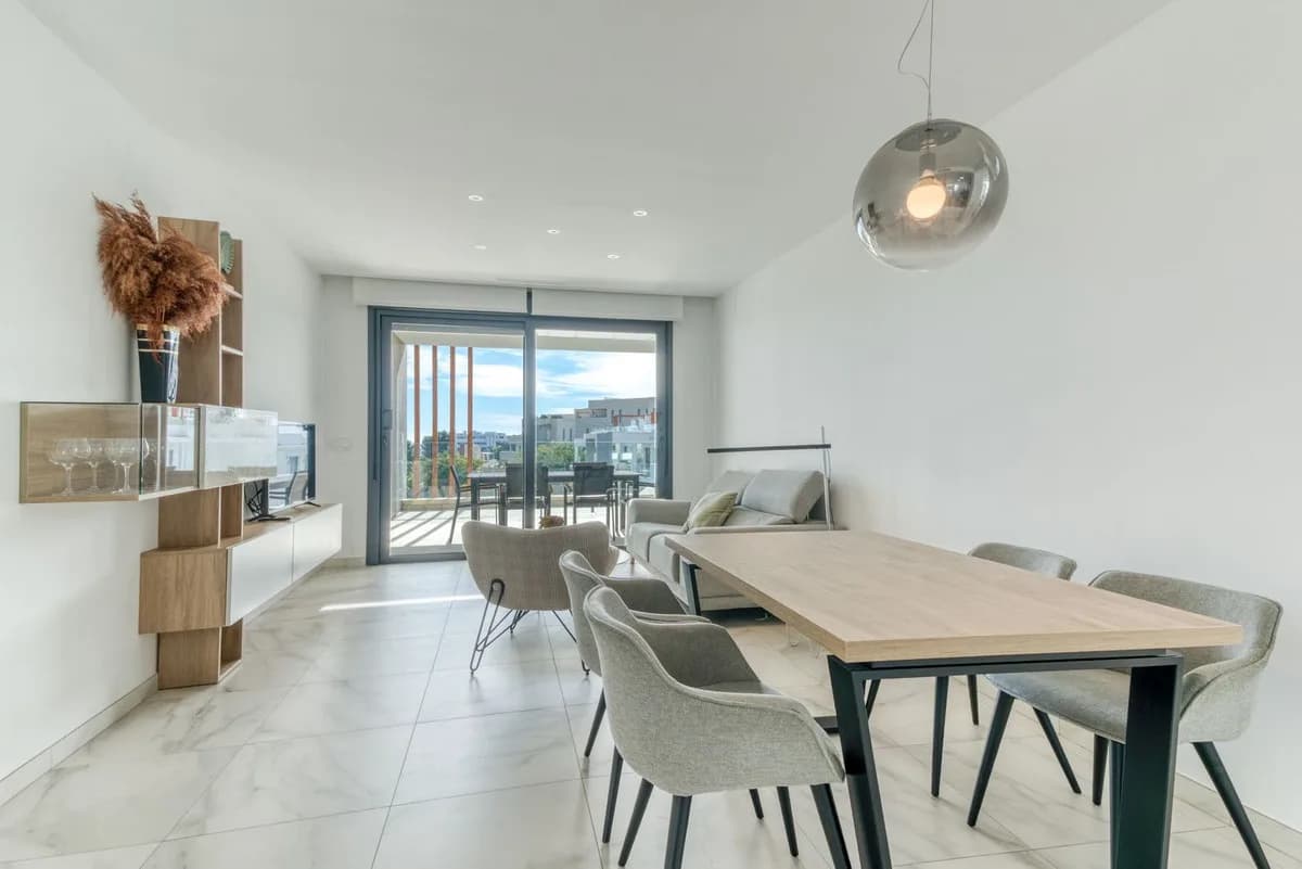 2 Bedroom Penthouse for Sale in Estepona, Málaga - Image 4